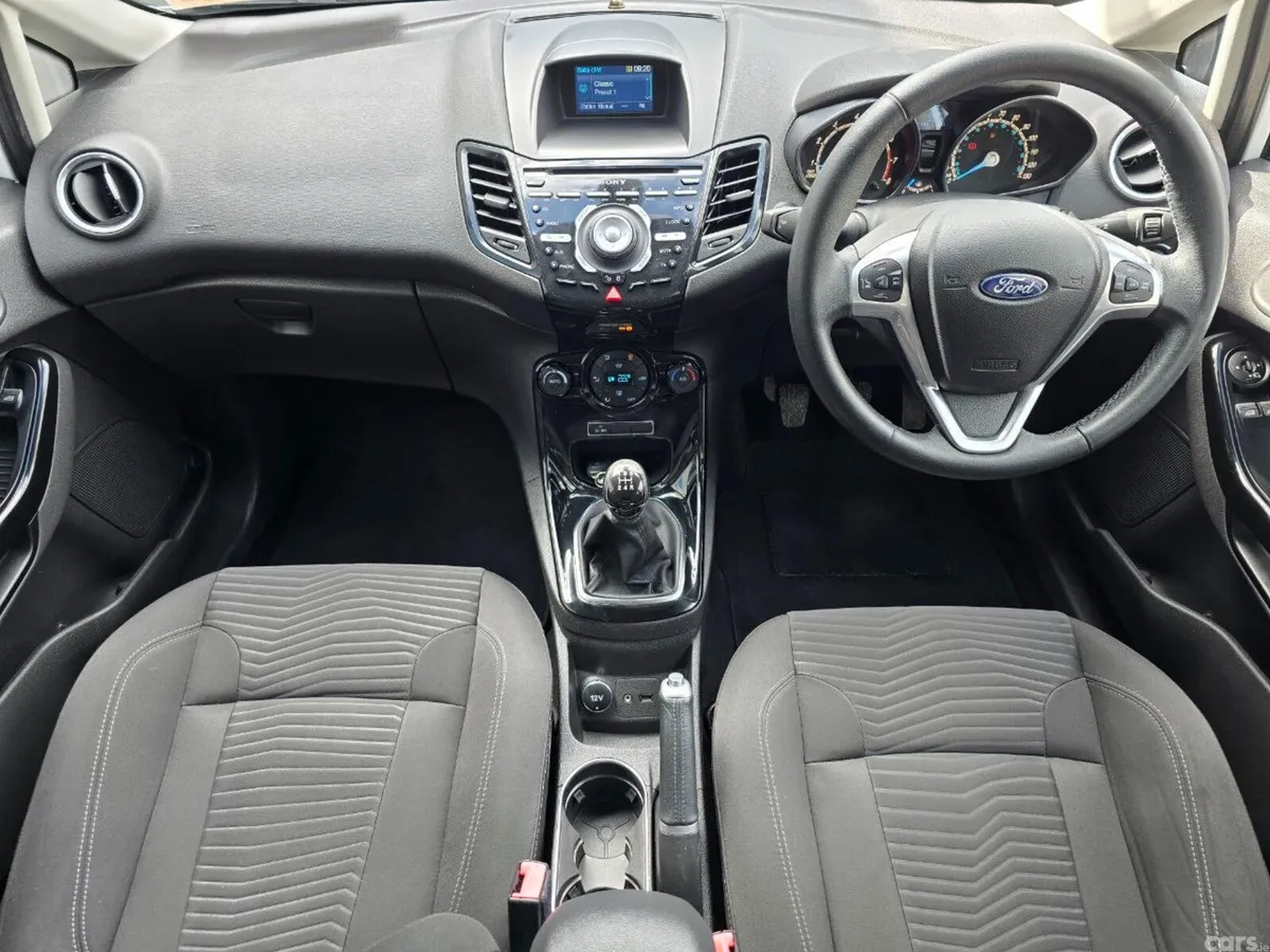 Ford Fiesta Hatchback, Petrol, 2015, White