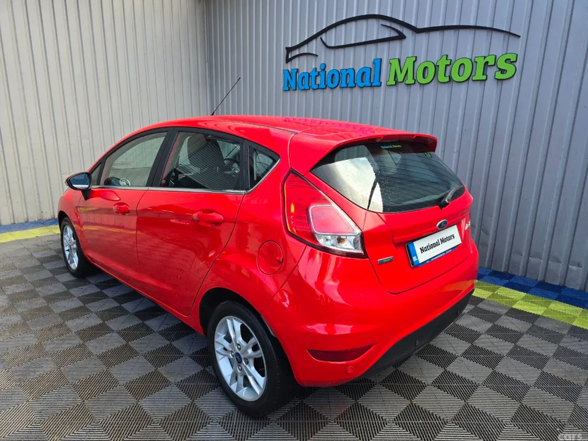 Ford Fiesta Hatchback, Petrol, 2016, Red