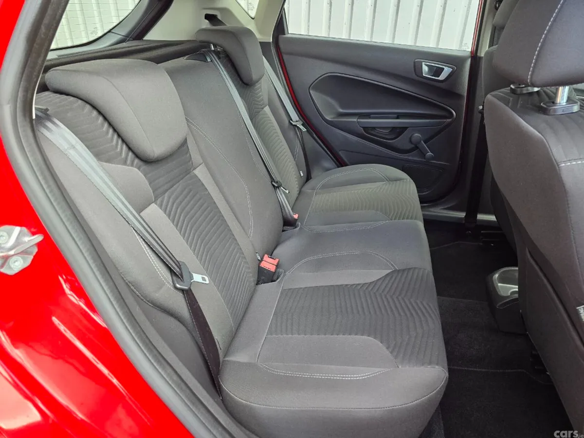 Ford Fiesta Hatchback, Petrol, 2016, Red