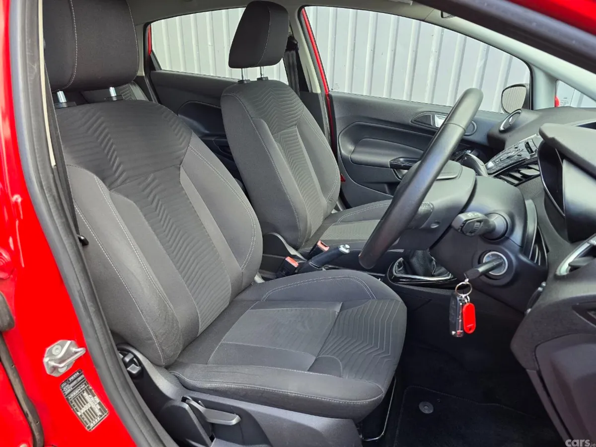Ford Fiesta Hatchback, Petrol, 2016, Red