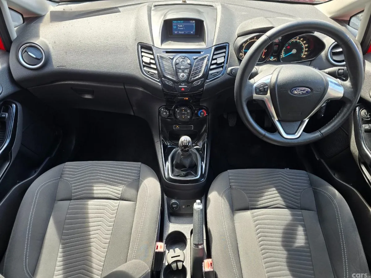 Ford Fiesta Hatchback, Petrol, 2016, Red