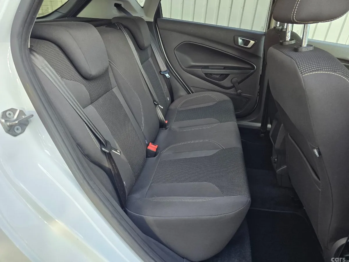 Ford Fiesta Hatchback, Petrol, 2015, White