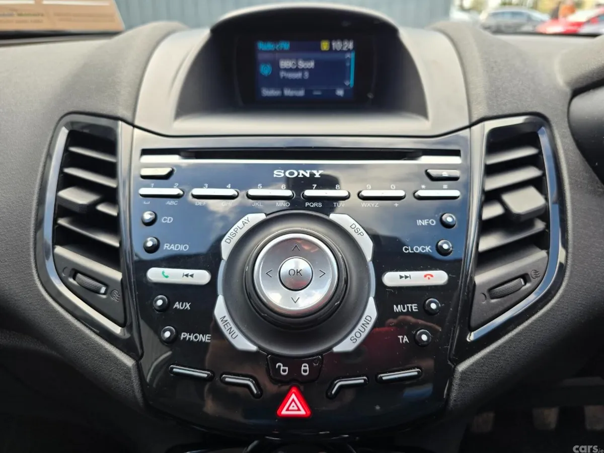 Ford Fiesta Hatchback, Petrol, 2015, White