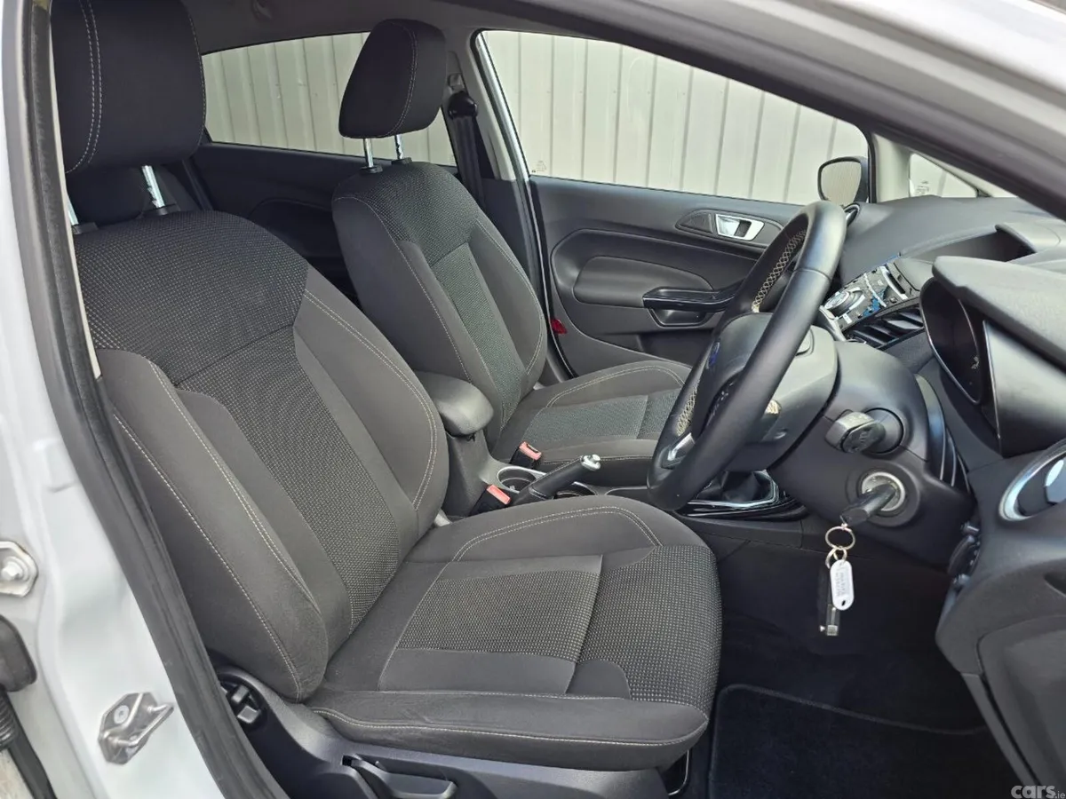 Ford Fiesta Hatchback, Petrol, 2015, White