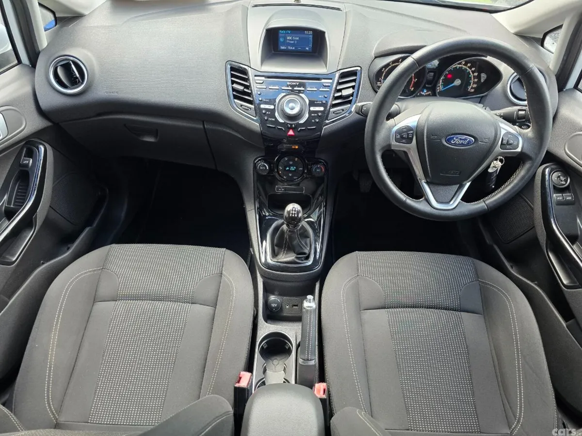 Ford Fiesta Hatchback, Petrol, 2015, White