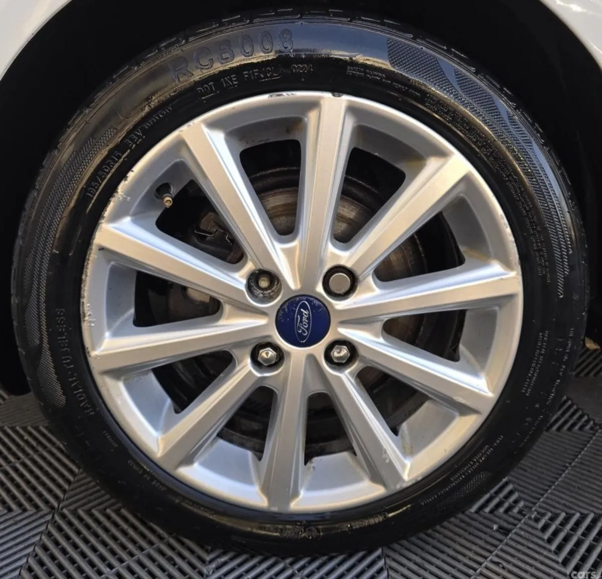 Ford Fiesta Hatchback, Petrol, 2015, White