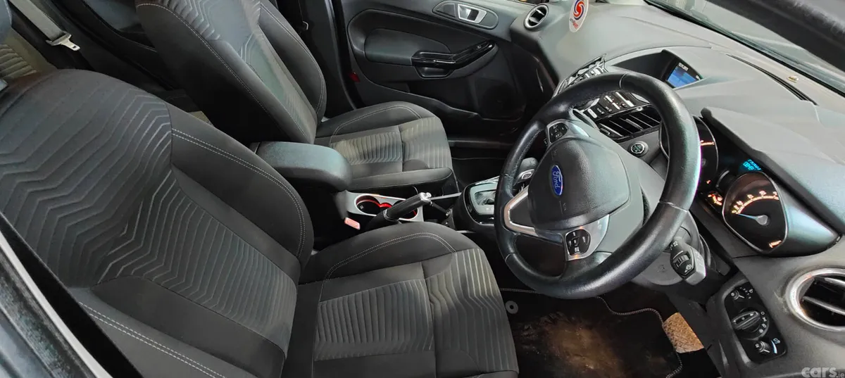 Ford Fiesta Hatchback, Petrol, 2014, Red