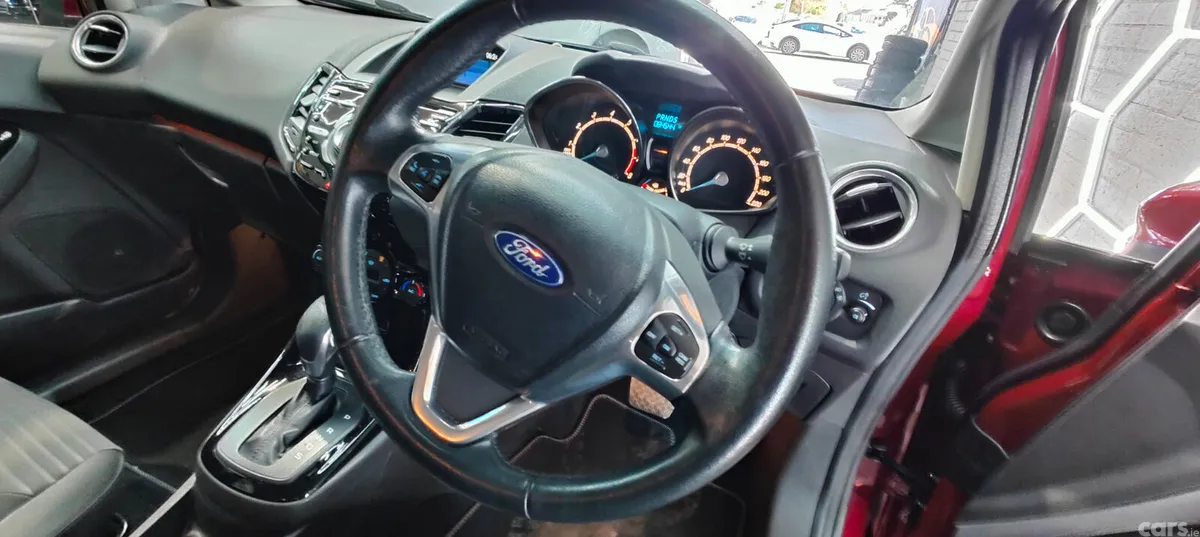 Ford Fiesta Hatchback, Petrol, 2014, Red