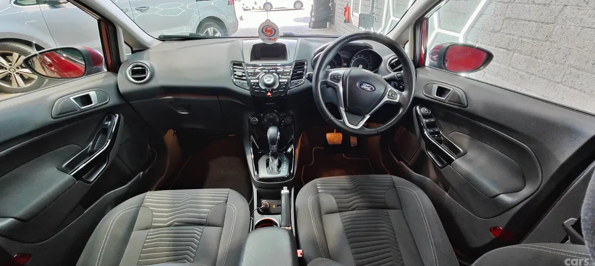 Ford Fiesta Hatchback, Petrol, 2014, Red