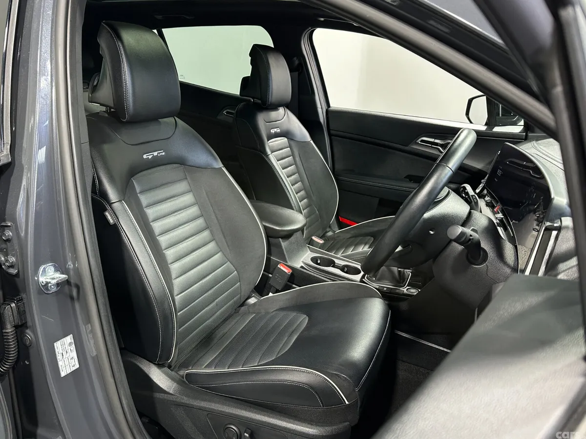 Kia Sportage SUV, Diesel Hybrid, 2025, Grey