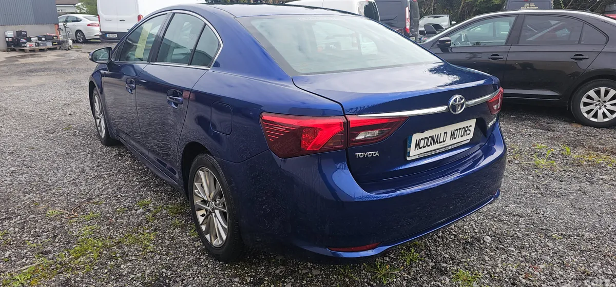 Toyota Avensis Saloon, Diesel, 2017, Blue