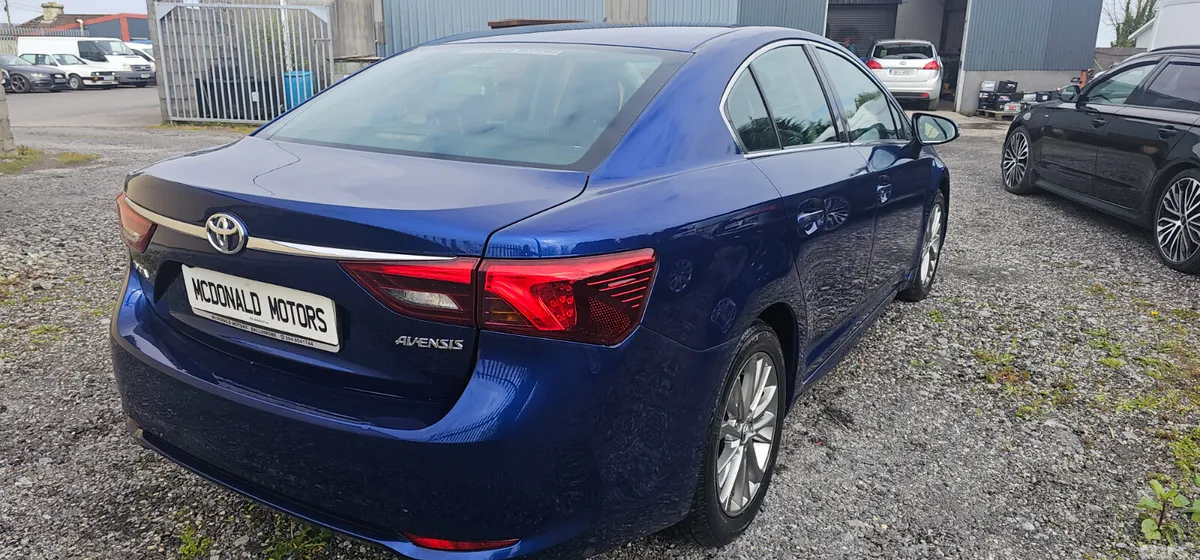 Toyota Avensis Saloon, Diesel, 2017, Blue