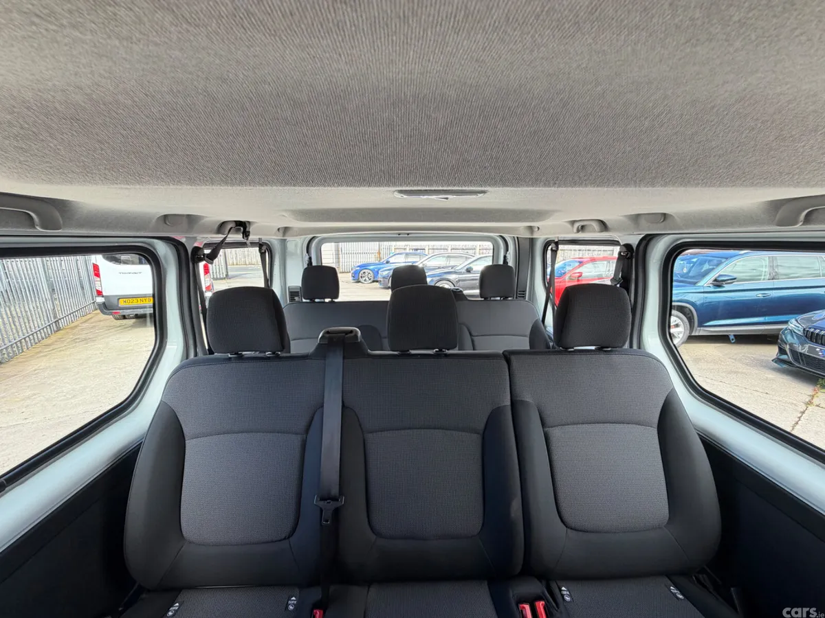 Renault Trafic Minibus, Diesel, 2025, White
