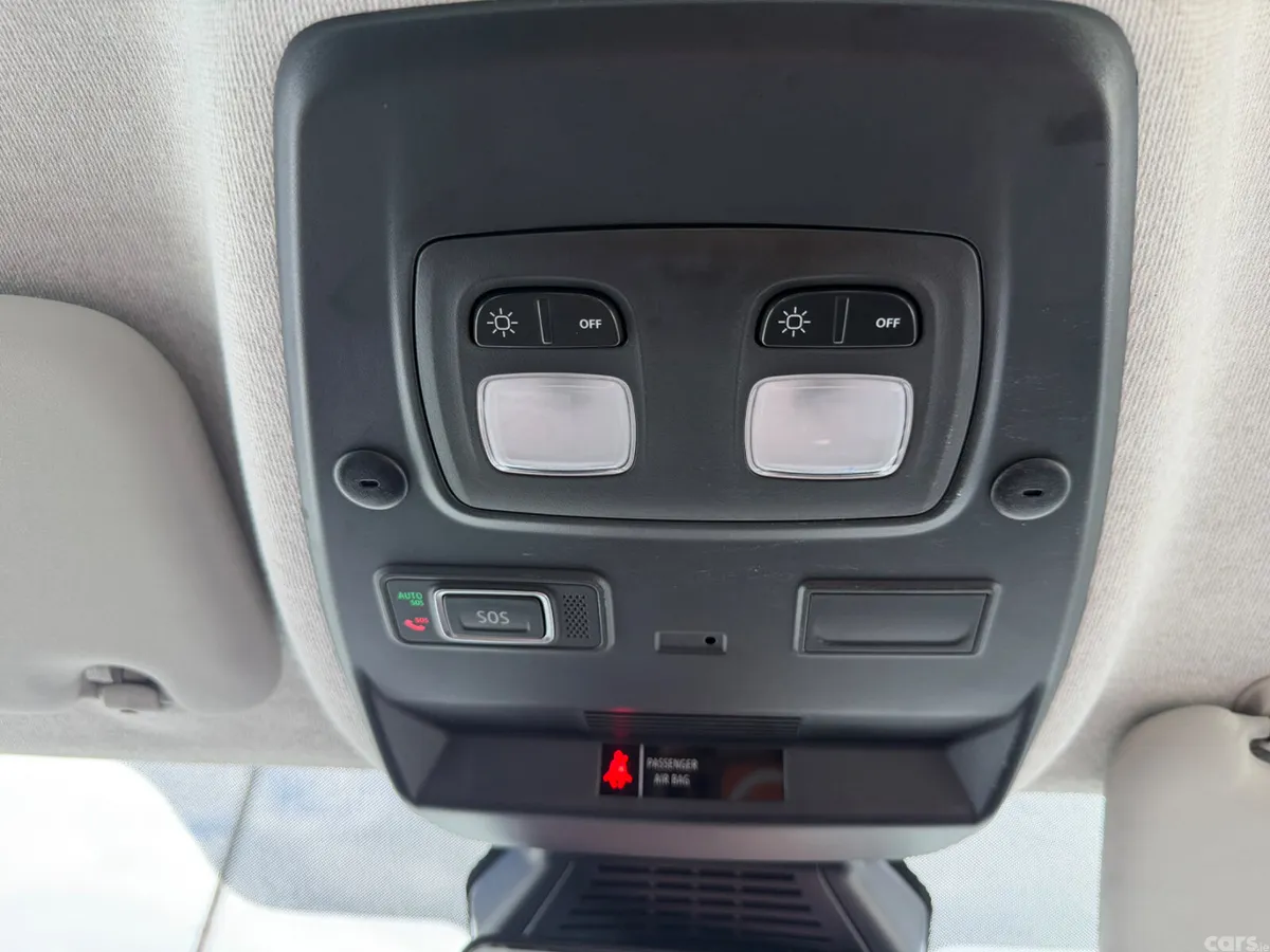 Renault Trafic Minibus, Diesel, 2025, White