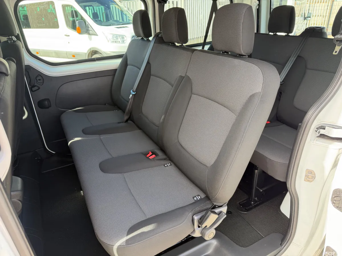 Renault Trafic Minibus, Diesel, 2025, White
