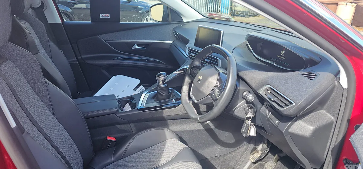 Peugeot 3008 SUV, Petrol, 2017, Red