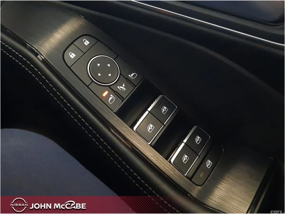 Nissan X-Trail MPV, Petrol Hybrid, 2025, Red