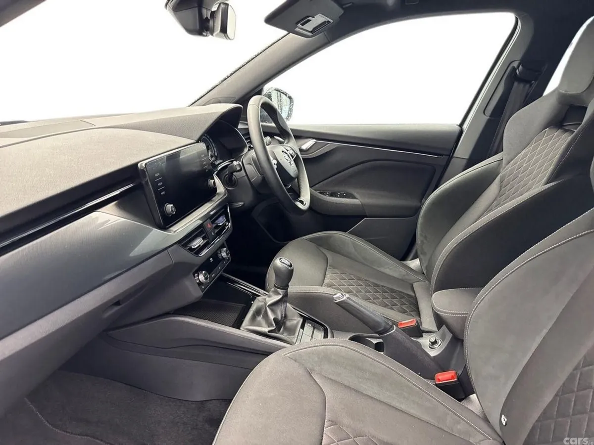 Skoda Kamiq Hatchback, Petrol, 2023, Grey