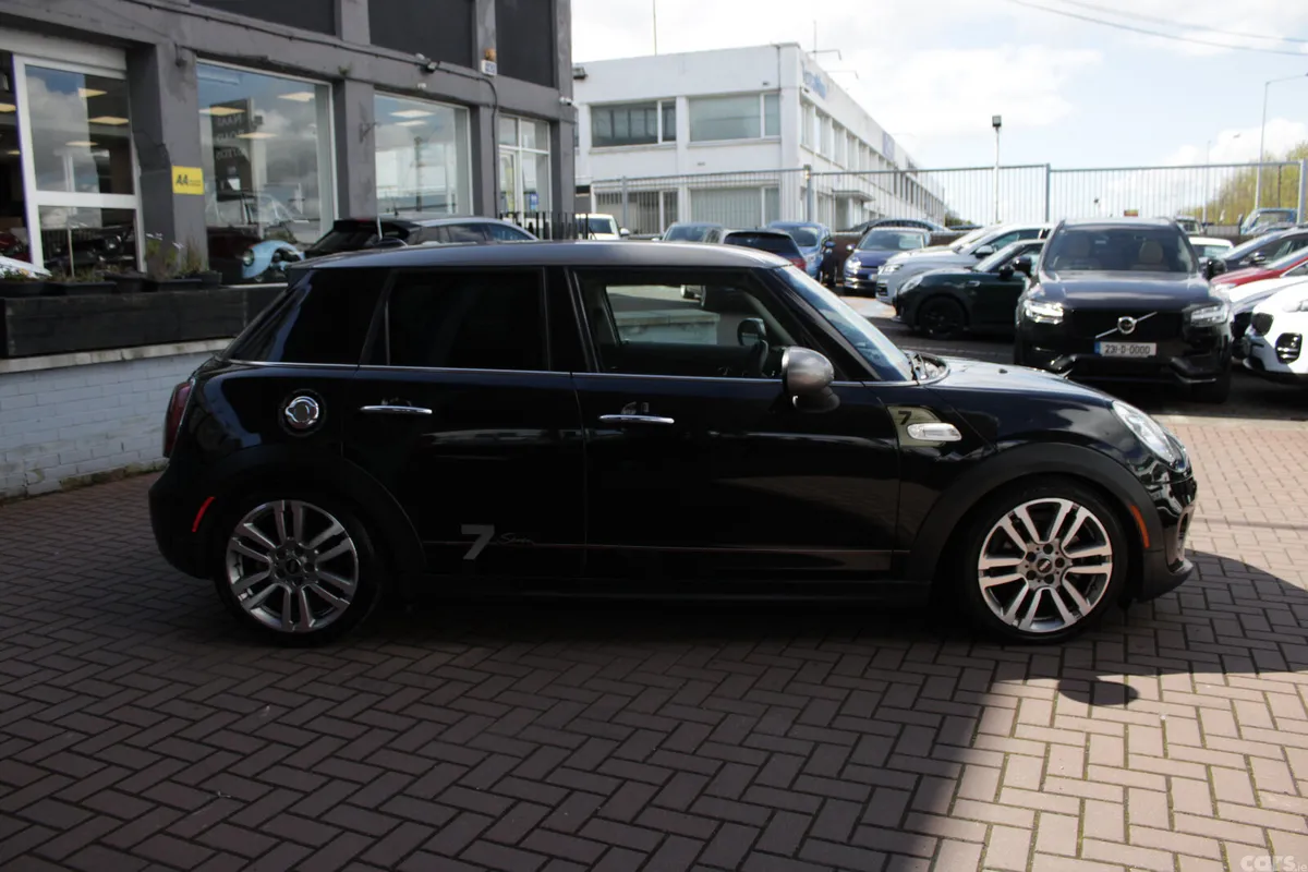 Mini Cooper Hatchback, Diesel, 2016, Black