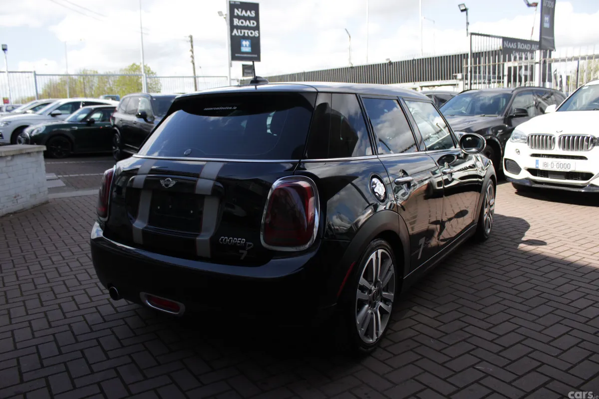 Mini Cooper Hatchback, Diesel, 2016, Black