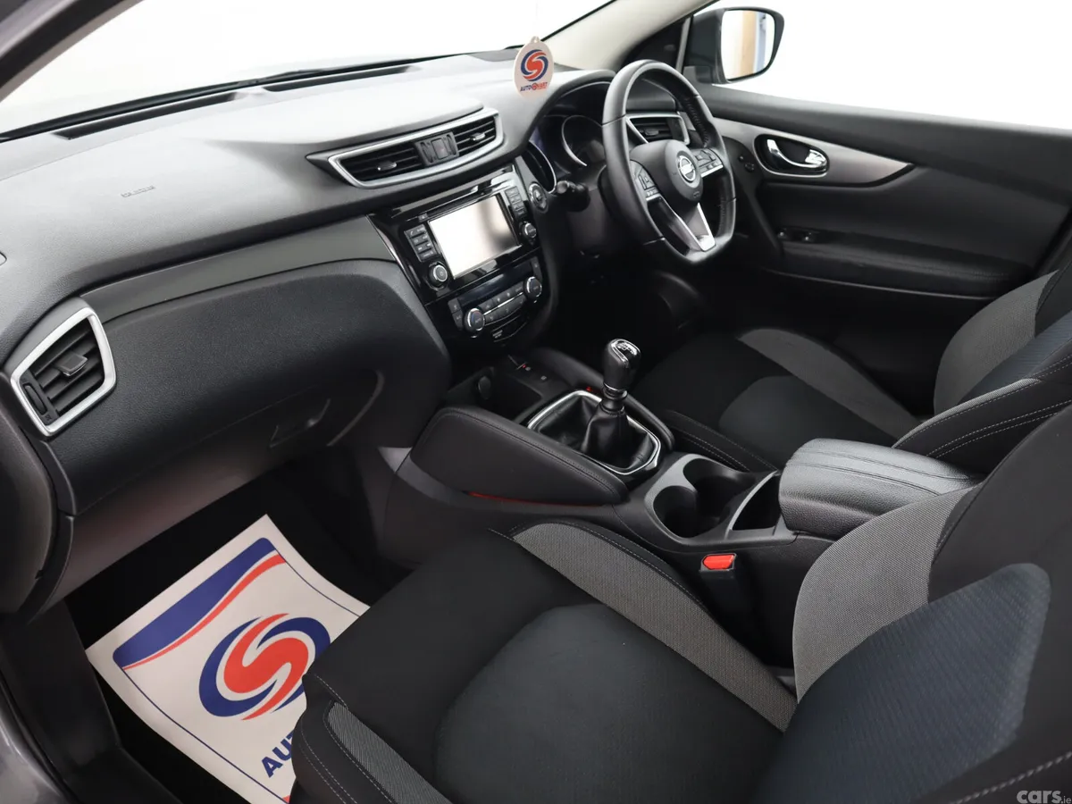 Nissan Qashqai SUV, Diesel, 2019, Grey