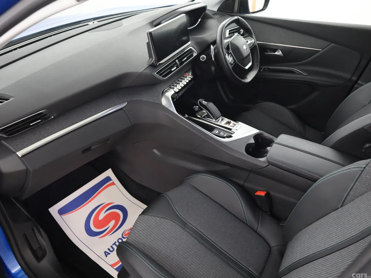 Peugeot 3008 SUV, Petrol Plug-in Hybrid, 2023, Blue