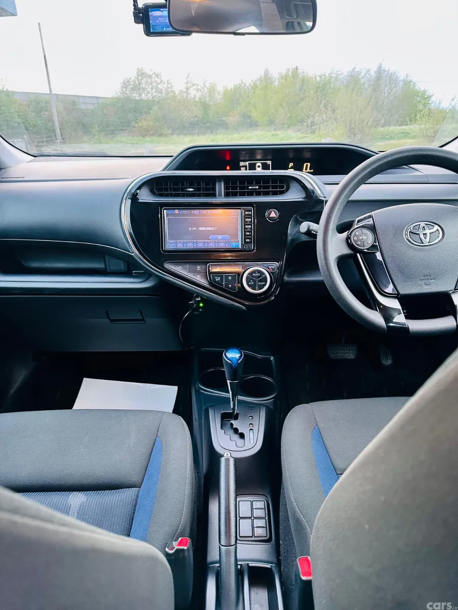 Toyota Aqua Hatchback, Petrol Hybrid, 2018, White