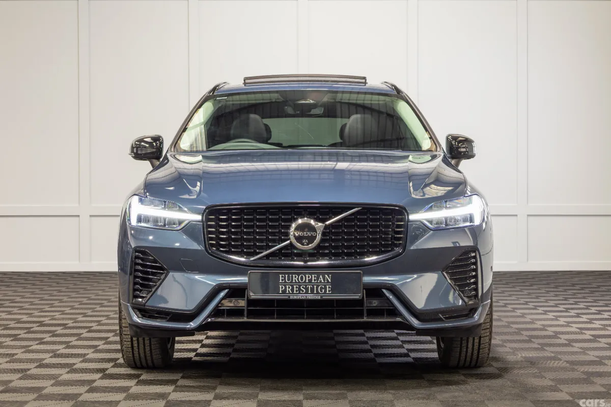 Volvo XC60 SUV, Petrol Plug-in Hybrid, 2024, Blue