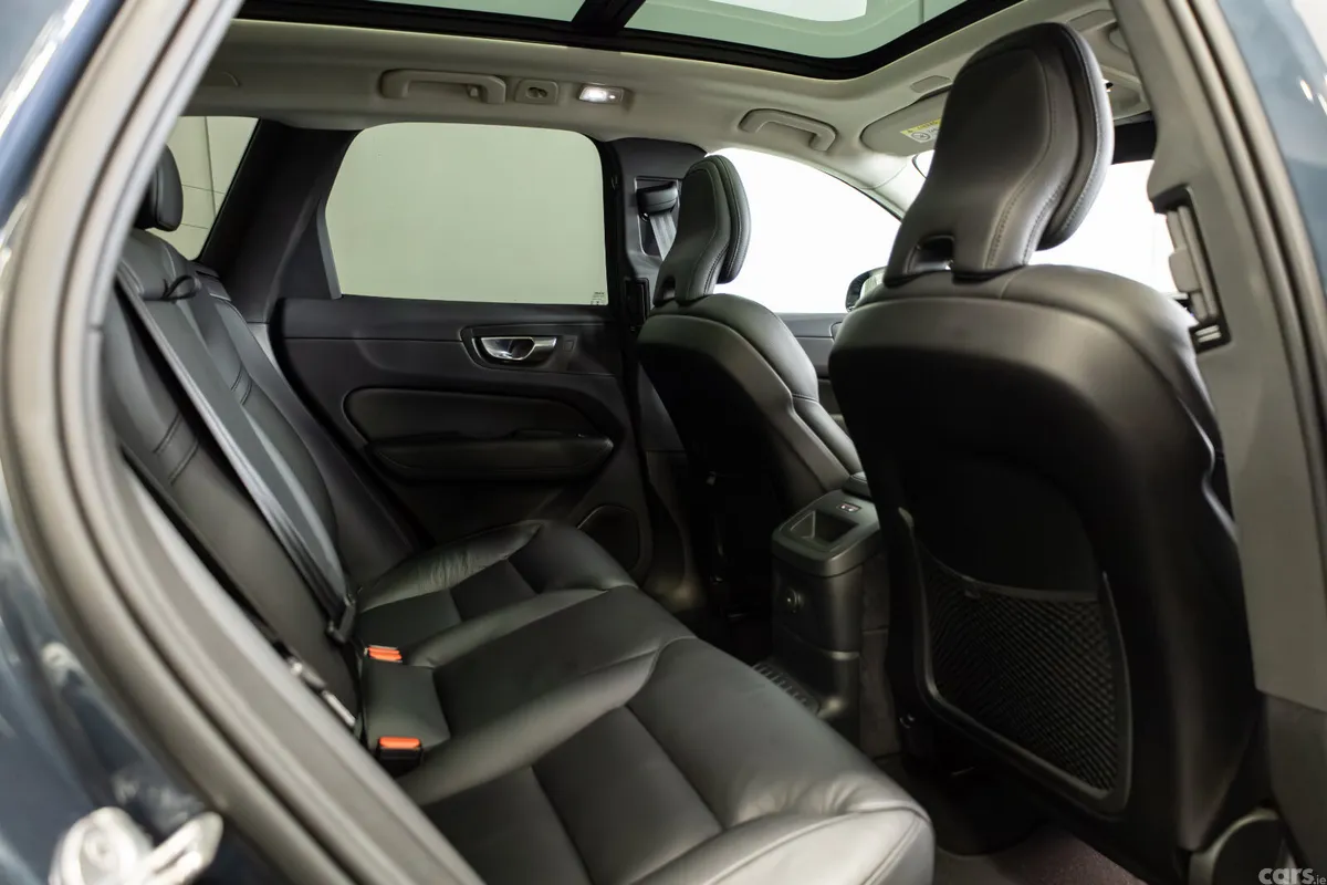 Volvo XC60 SUV, Petrol Plug-in Hybrid, 2024, Blue