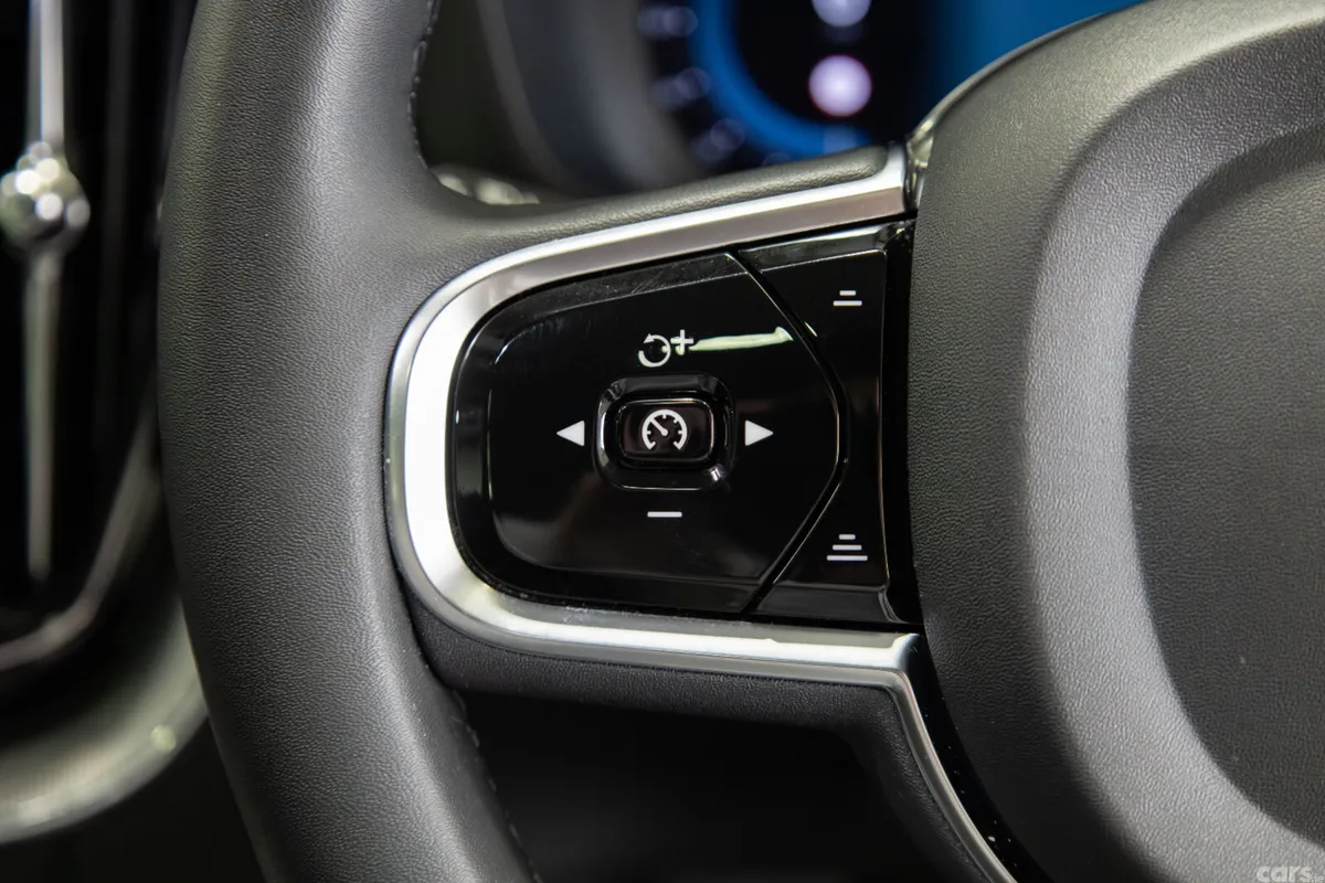 Volvo XC60 SUV, Petrol Plug-in Hybrid, 2024, Blue