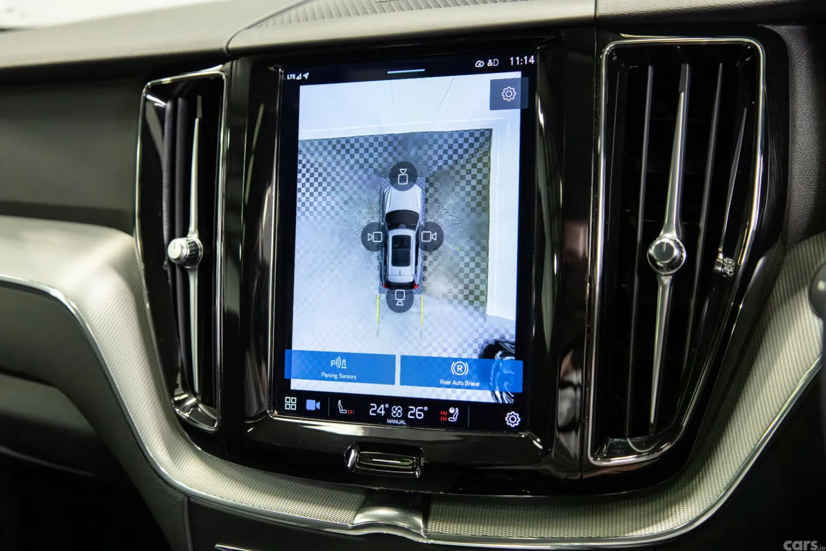 Volvo XC60 SUV, Petrol Plug-in Hybrid, 2024, Blue