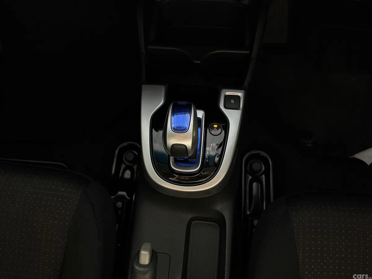 Honda Fit Hatchback, Petrol Hybrid, 2014, Blue