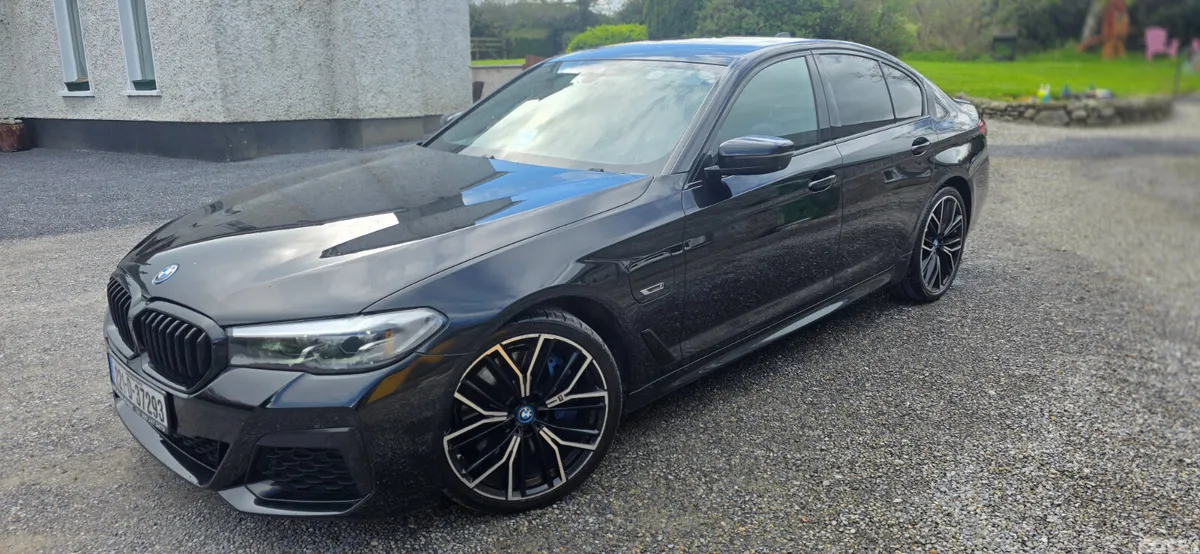 BMW 5-Series Saloon, Petrol Plug-in Hybrid, 2022, Black
