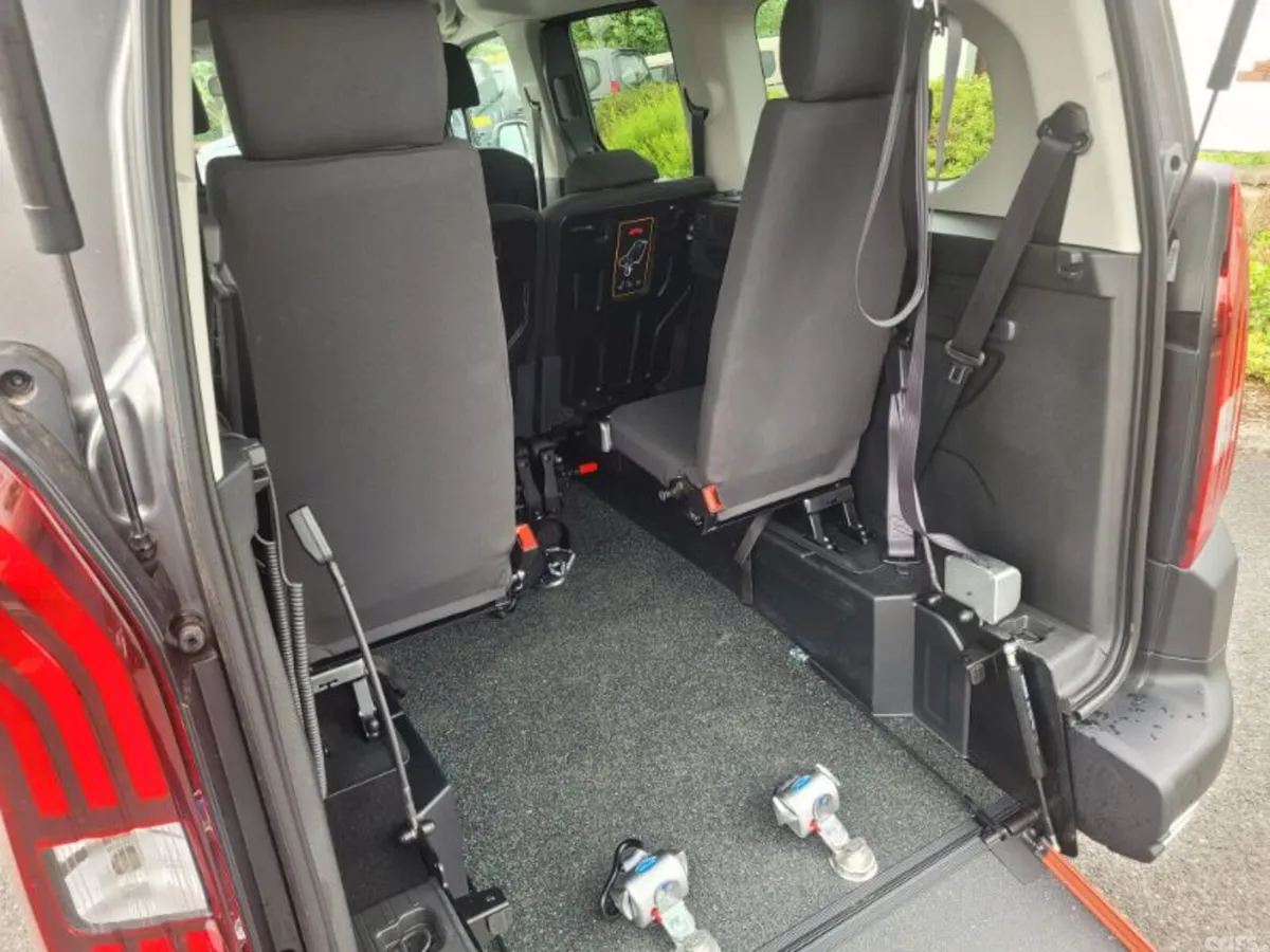 Peugeot Rifter MPV, Diesel, 2023, Grey