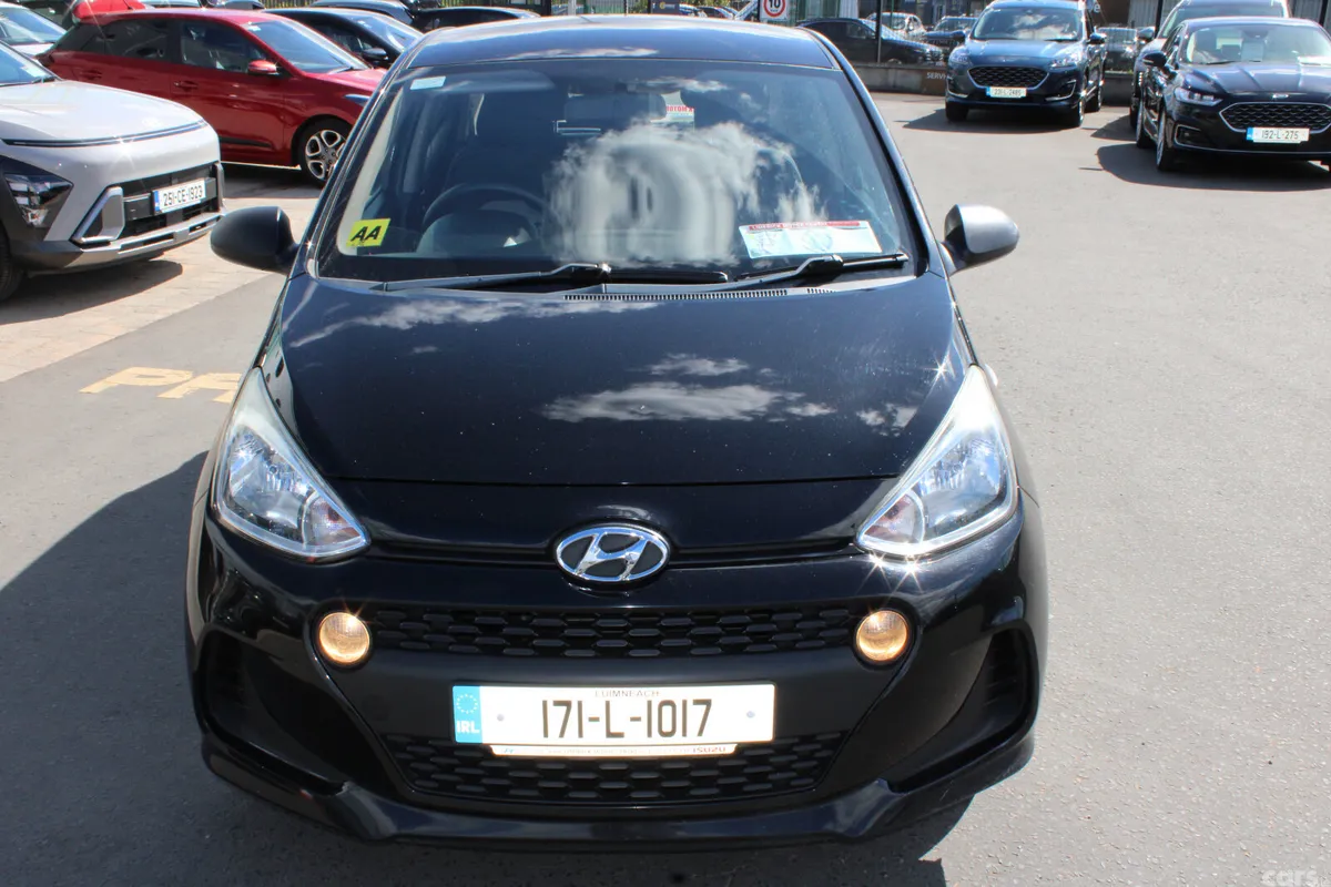 Hyundai i10 Hatchback, Petrol, 2017, Black