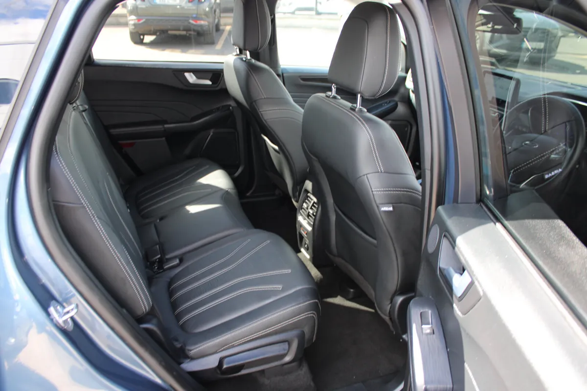 Ford Kuga SUV, Petrol Plug-in Hybrid, 2023, Blue