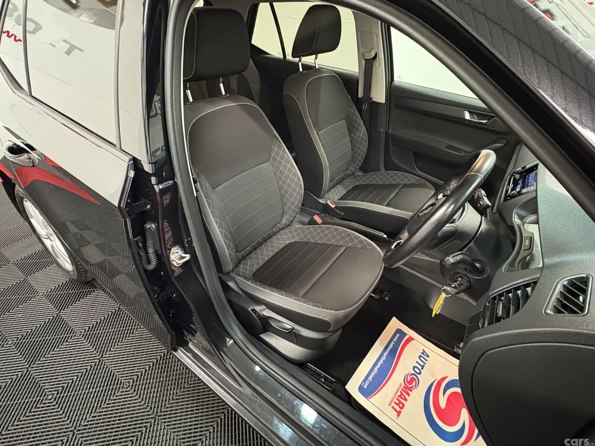 Skoda Fabia Hatchback, Petrol, 2021, Black