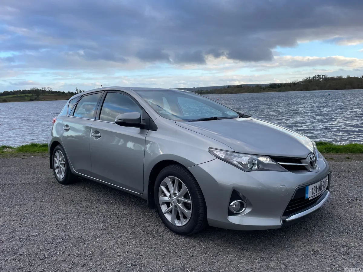 Toyota Auris Hatchback, Diesel, 2013, Grey