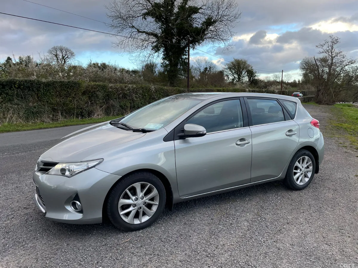 Toyota Auris Hatchback, Diesel, 2013, Grey