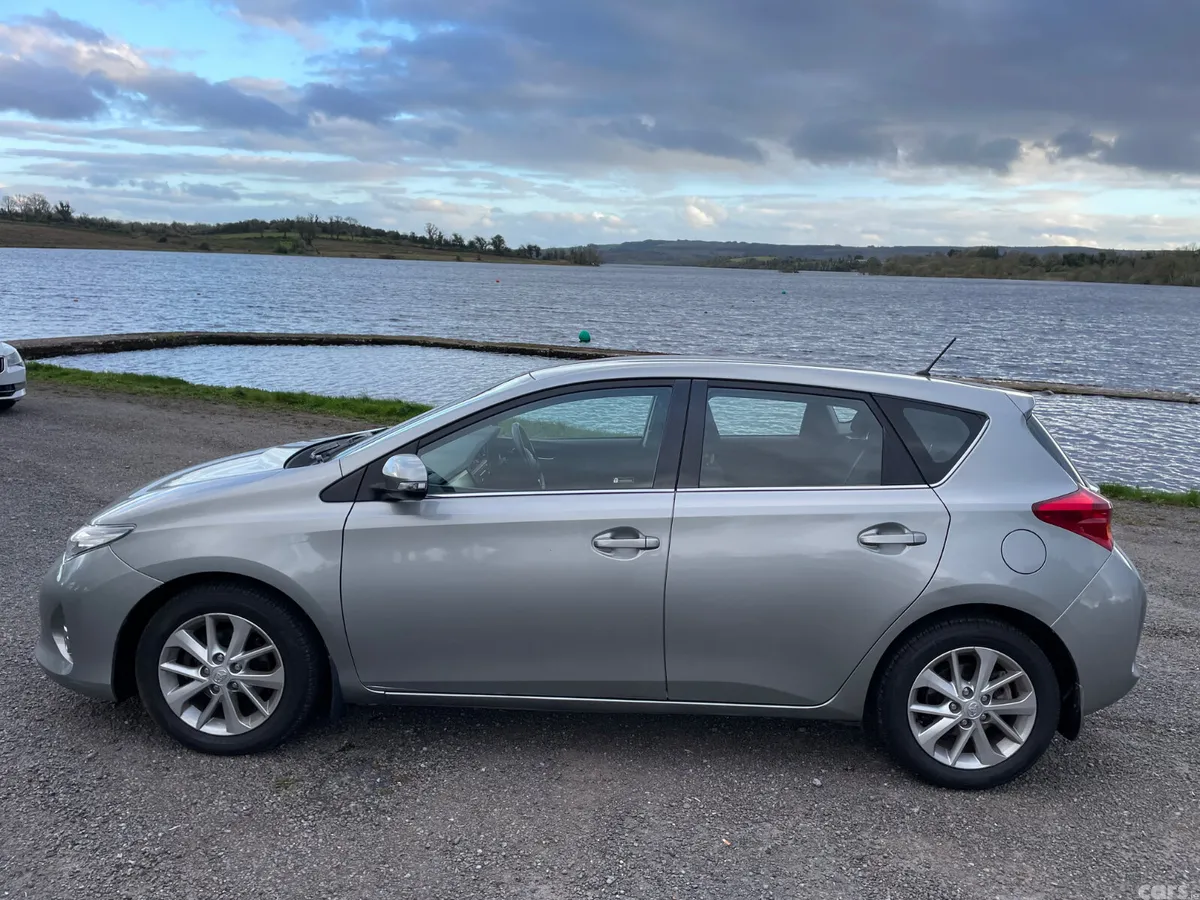 Toyota Auris Hatchback, Diesel, 2013, Grey
