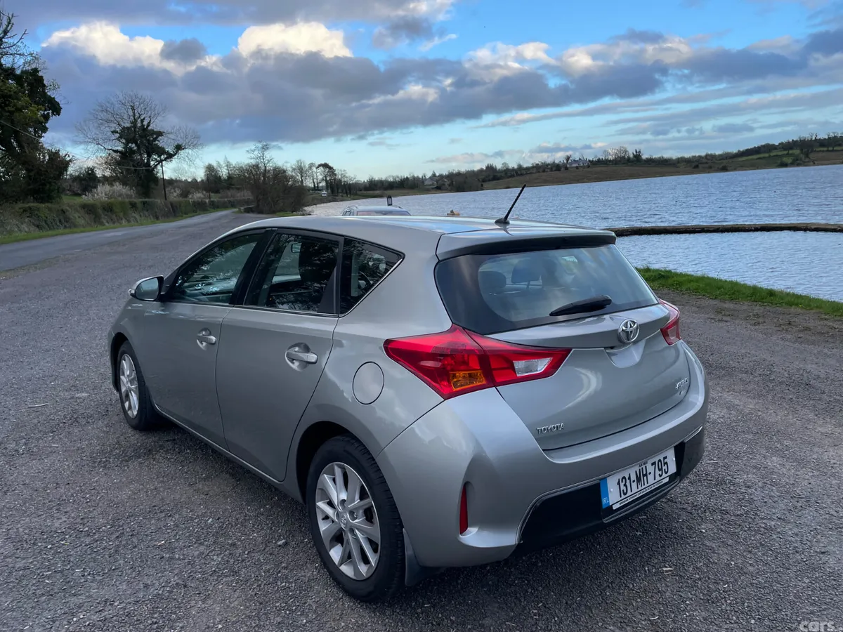 Toyota Auris Hatchback, Diesel, 2013, Grey