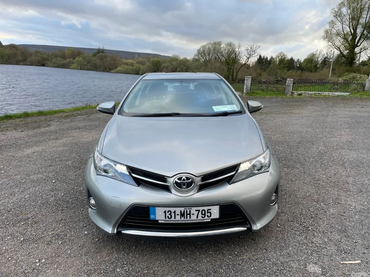 Toyota Auris Hatchback, Diesel, 2013, Grey