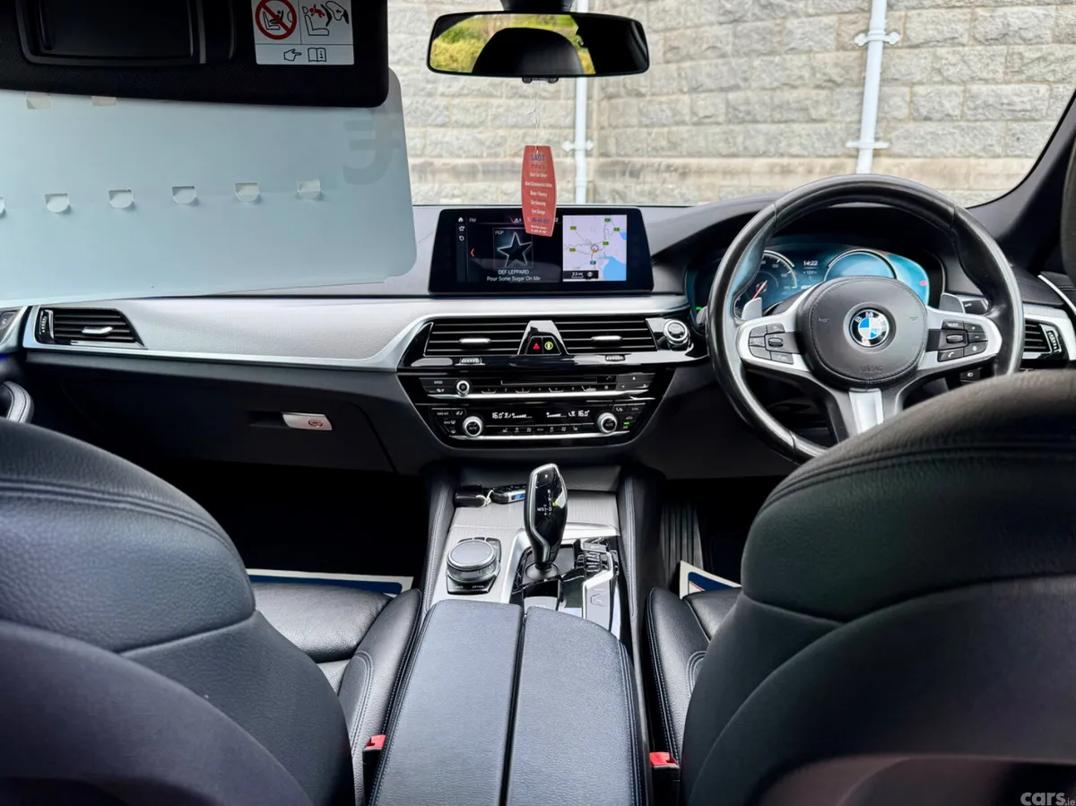 BMW 5-Series Saloon, Petrol Plug-in Hybrid, 2017, Blue