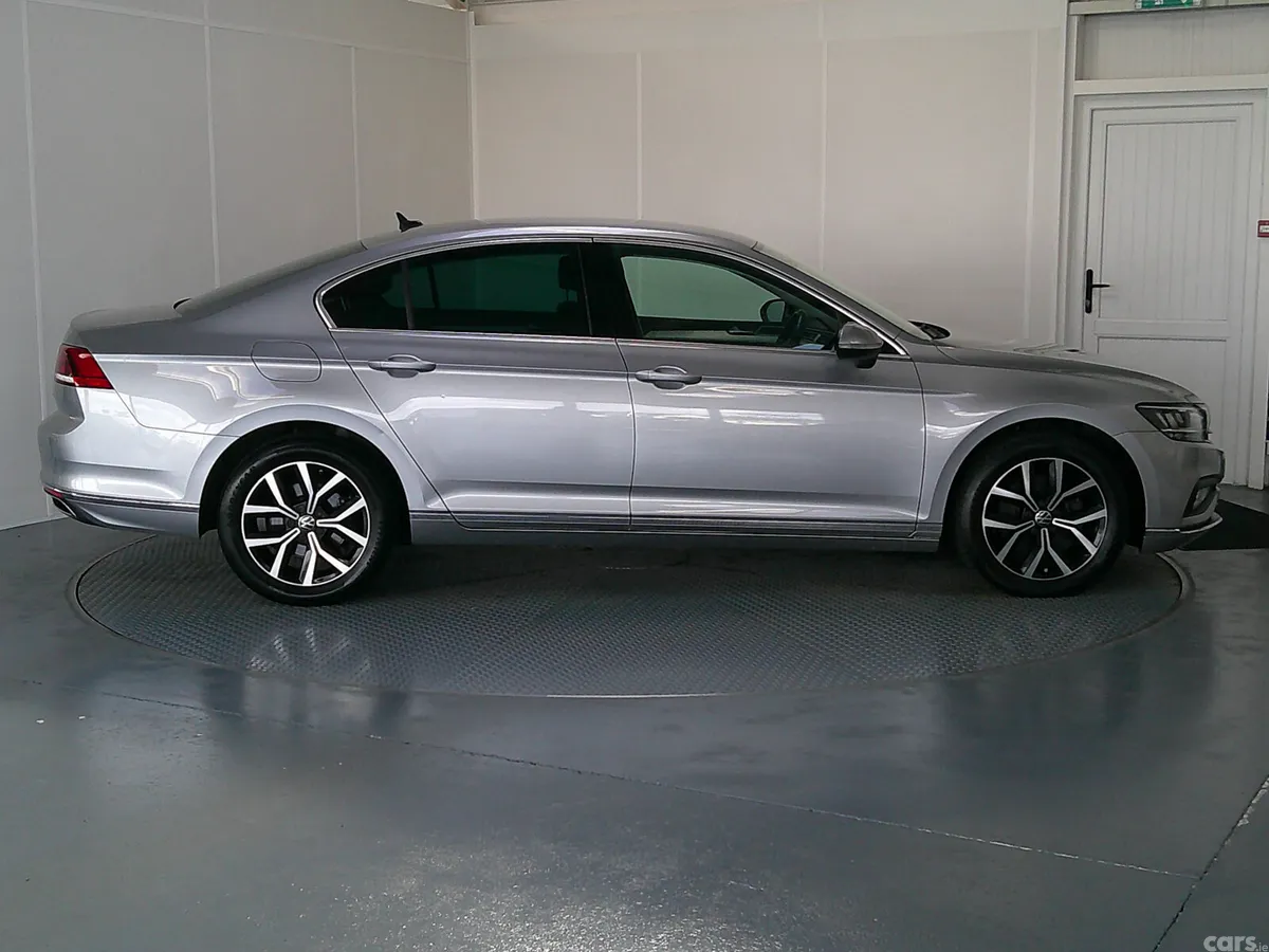 Volkswagen Passat Saloon, Diesel, 2021, Grey