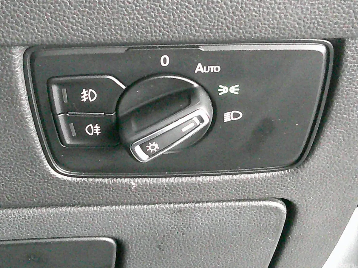 Volkswagen Passat Saloon, Diesel, 2021, Grey