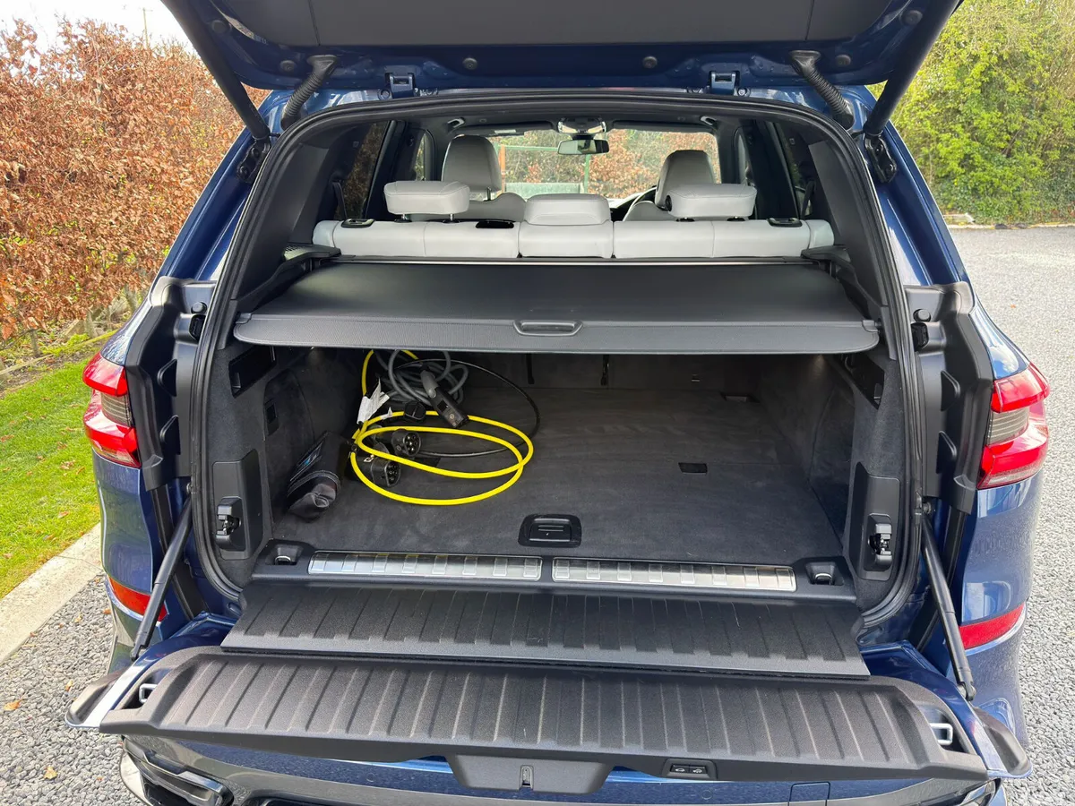 BMW X5 SUV, Petrol Hybrid, 2023, Blue