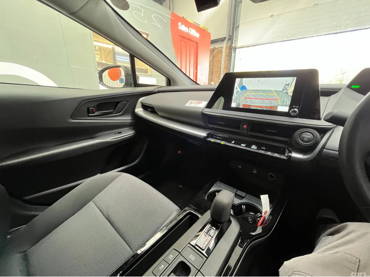 Toyota Prius Estate, Petrol, 2025, Silver