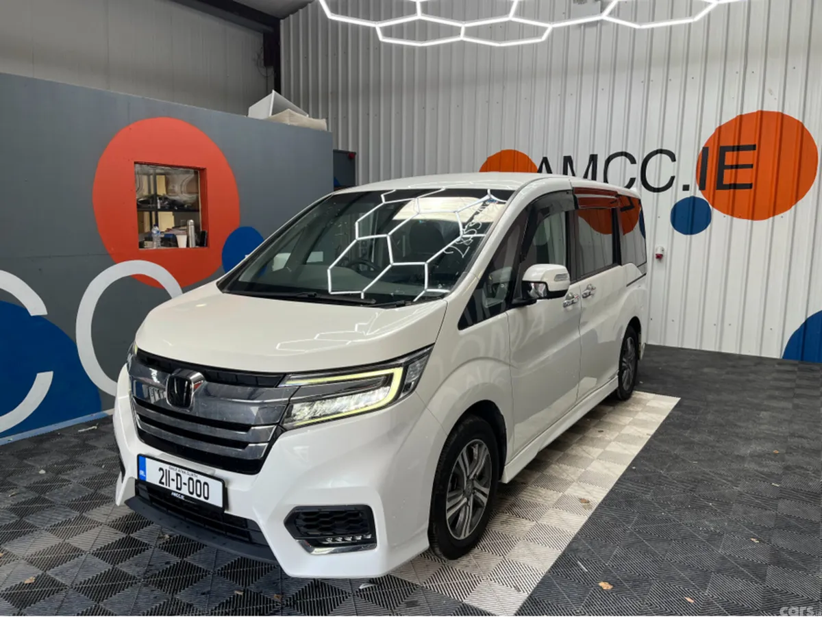 Honda Stepwagon MPV, Petrol Hybrid, 2021, White