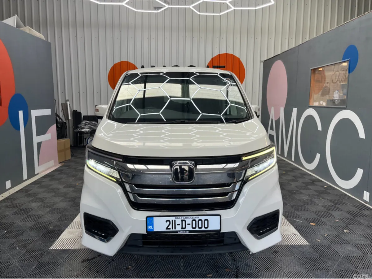 Honda Stepwagon MPV, Petrol Hybrid, 2021, White