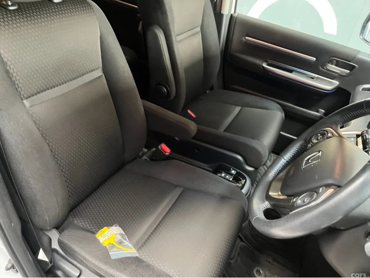 Honda Stepwagon MPV, Petrol Hybrid, 2021, White